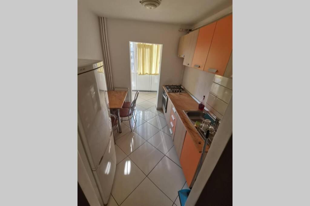 Dana Apartment Питещ Екстериор снимка