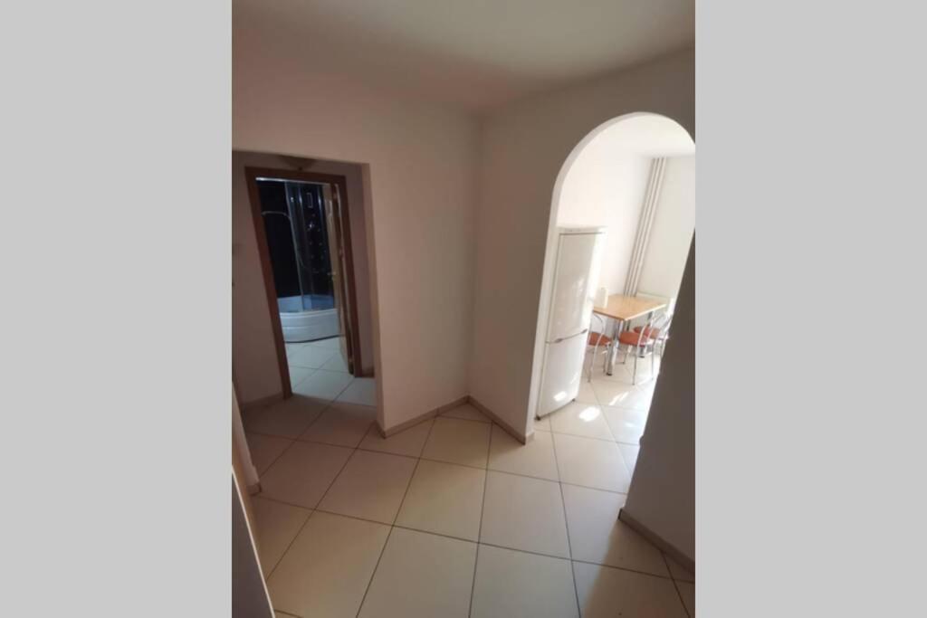 Dana Apartment Питещ Екстериор снимка