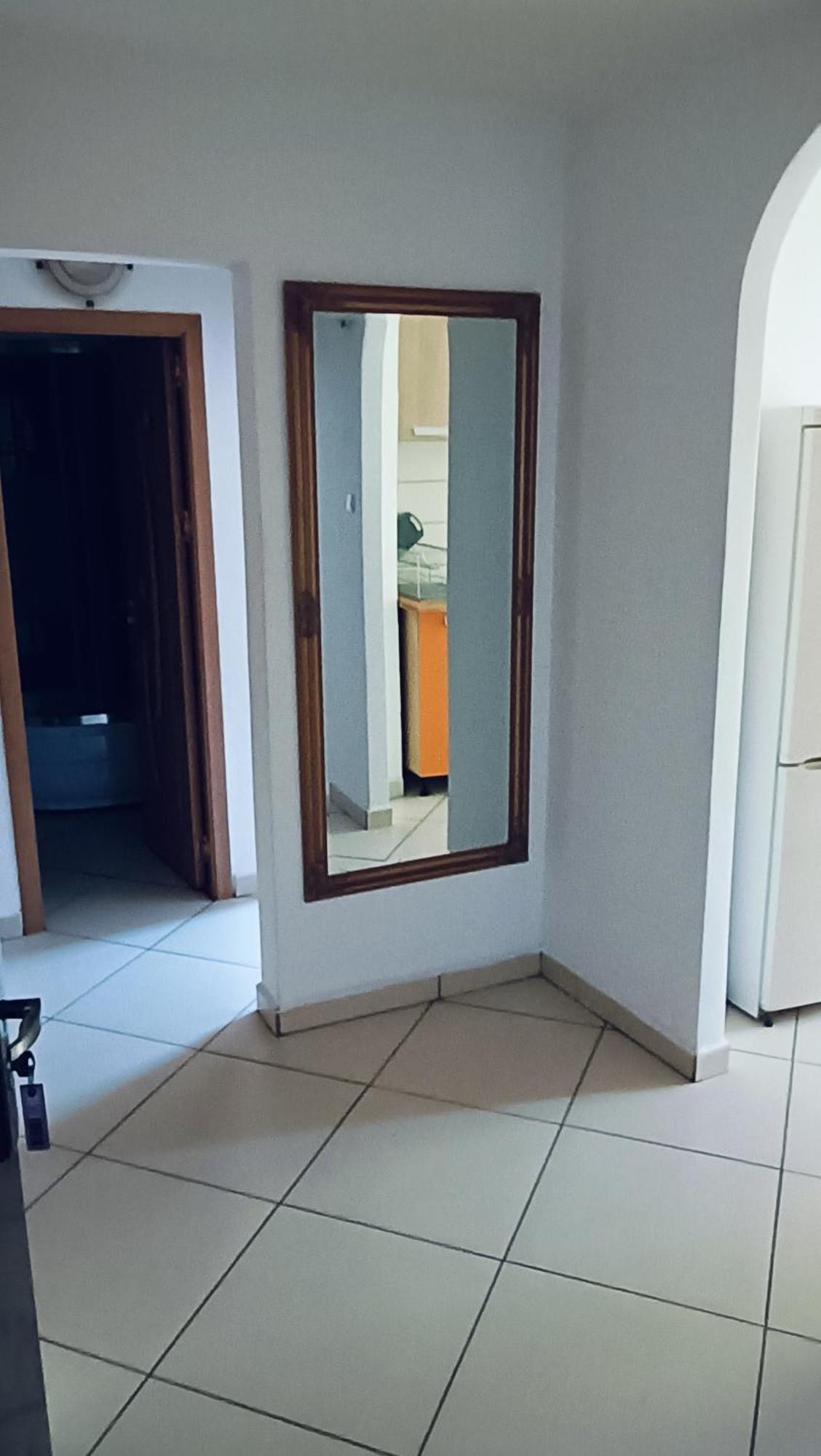 Dana Apartment Питещ Екстериор снимка